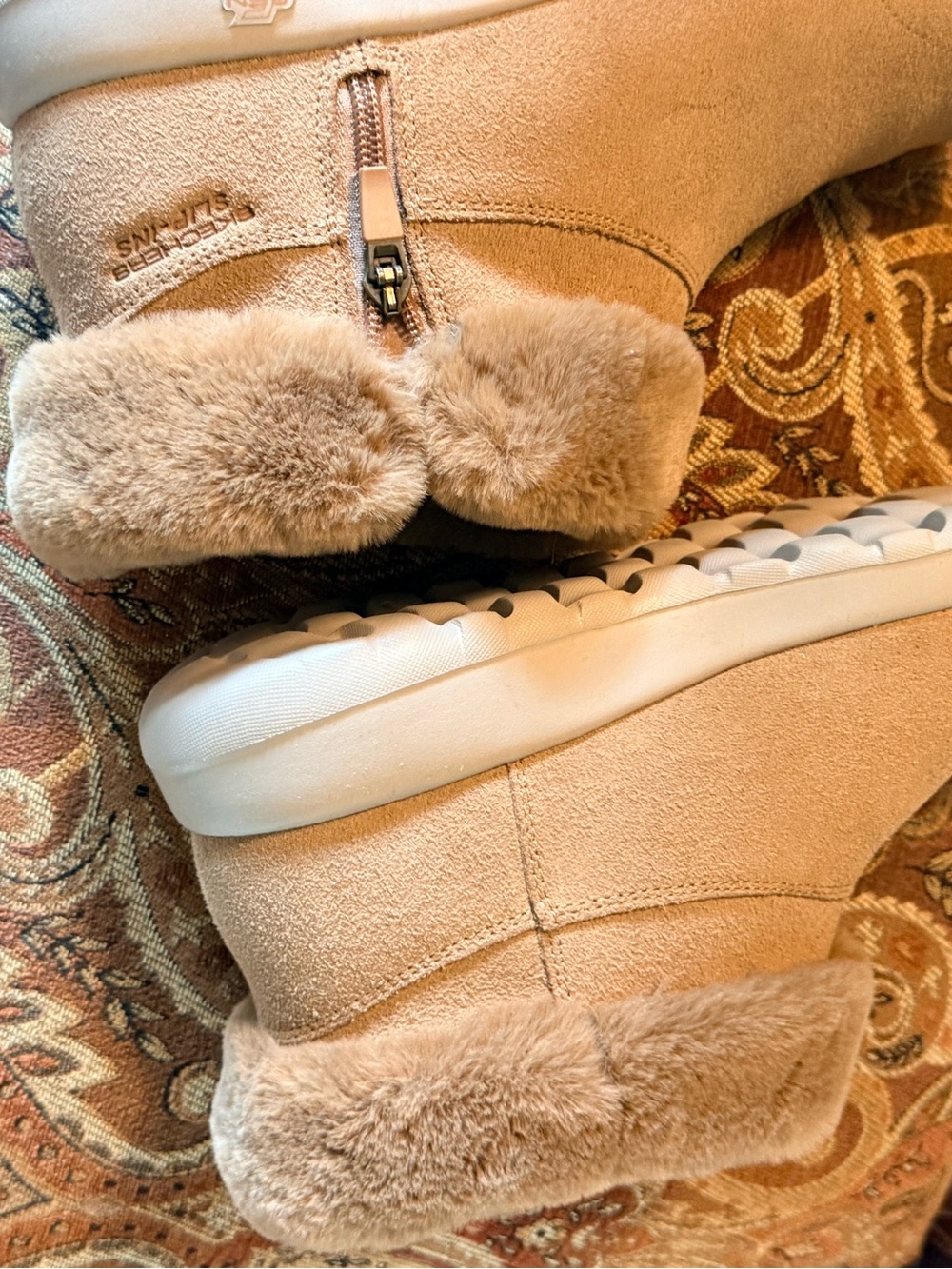 Sketchers Slip Ins NWOT.Never Worn.Side Zip. 9.5 Leather & Textile Uppers. - Picture 8 of 10